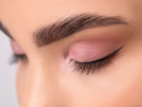 So wird der Eyeliner in 5 Sekunden zur Sensation