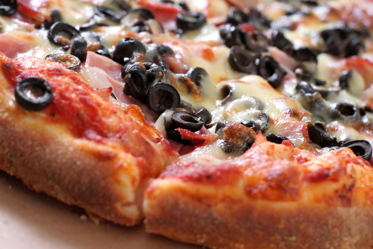 Pizza mit Oliven