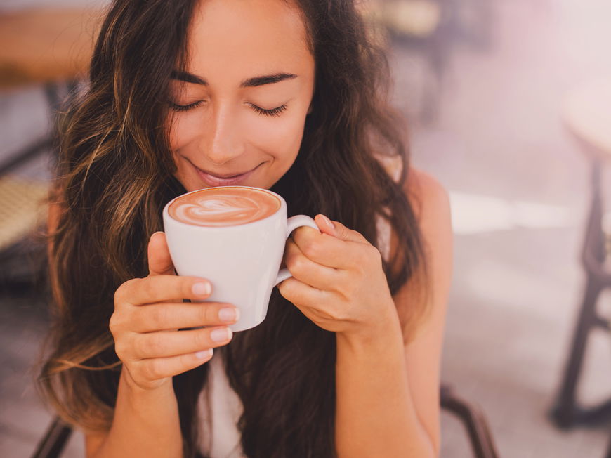 Kaffee ist als Wachmacher beliebt.