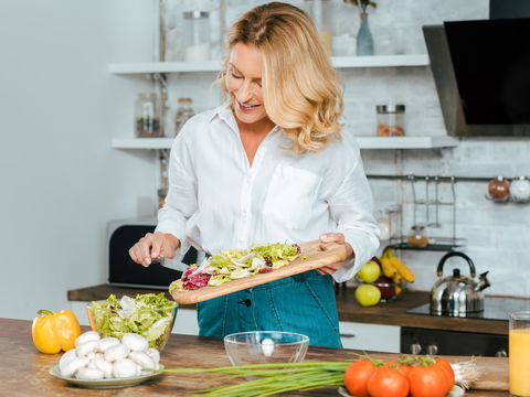 Zu hohes Cholesterin bei Frauen: Diese Symptome treten auf