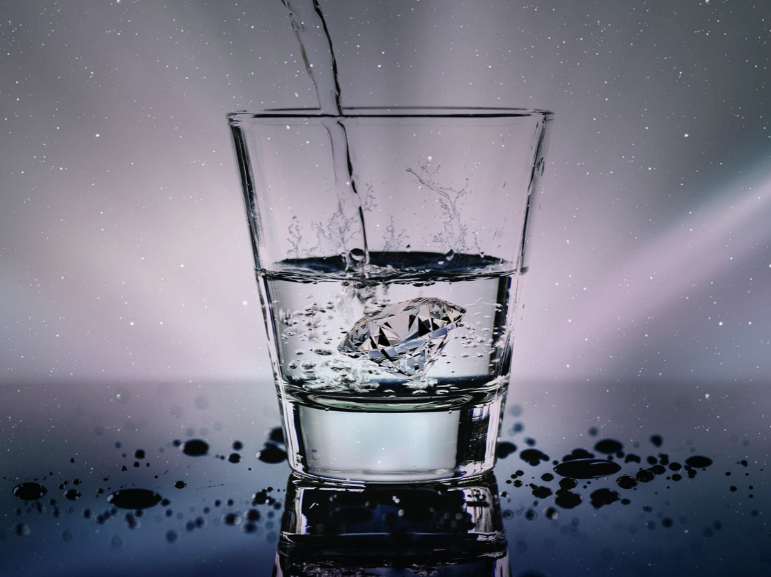 Glas Wasser