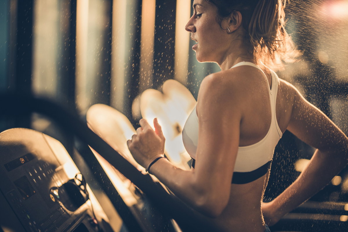 Cardio oder Kraft: Das ist die richtige Trainingsreihenfolge