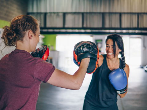 3 Gründe, warum besonders Frauen von Kickboxen profitieren