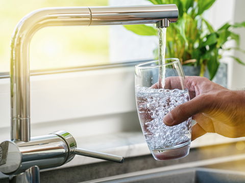 Prostatakrebs durch Leitungswasser? Studie warnt
