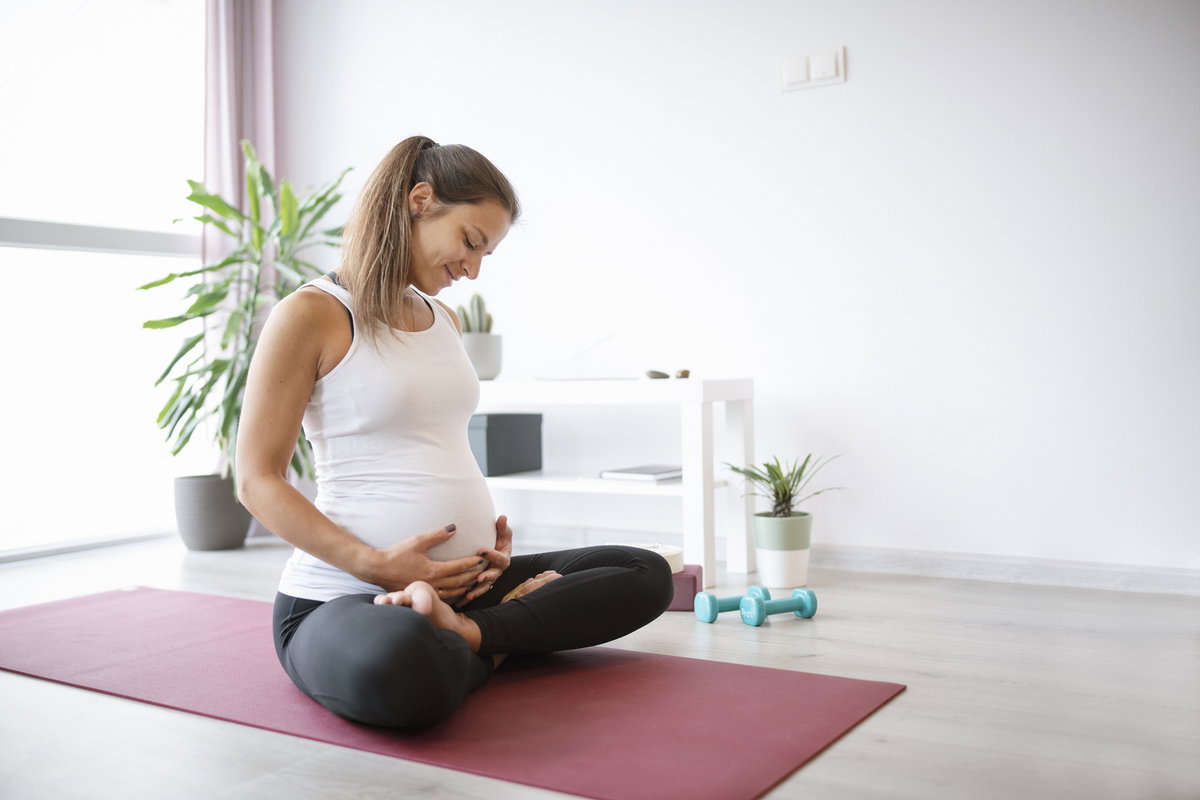 Schwangere Frau Yoga