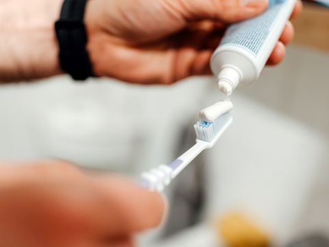 Beste Zahnpasta im Test: Wie schneiden Colgate und Co. ab?