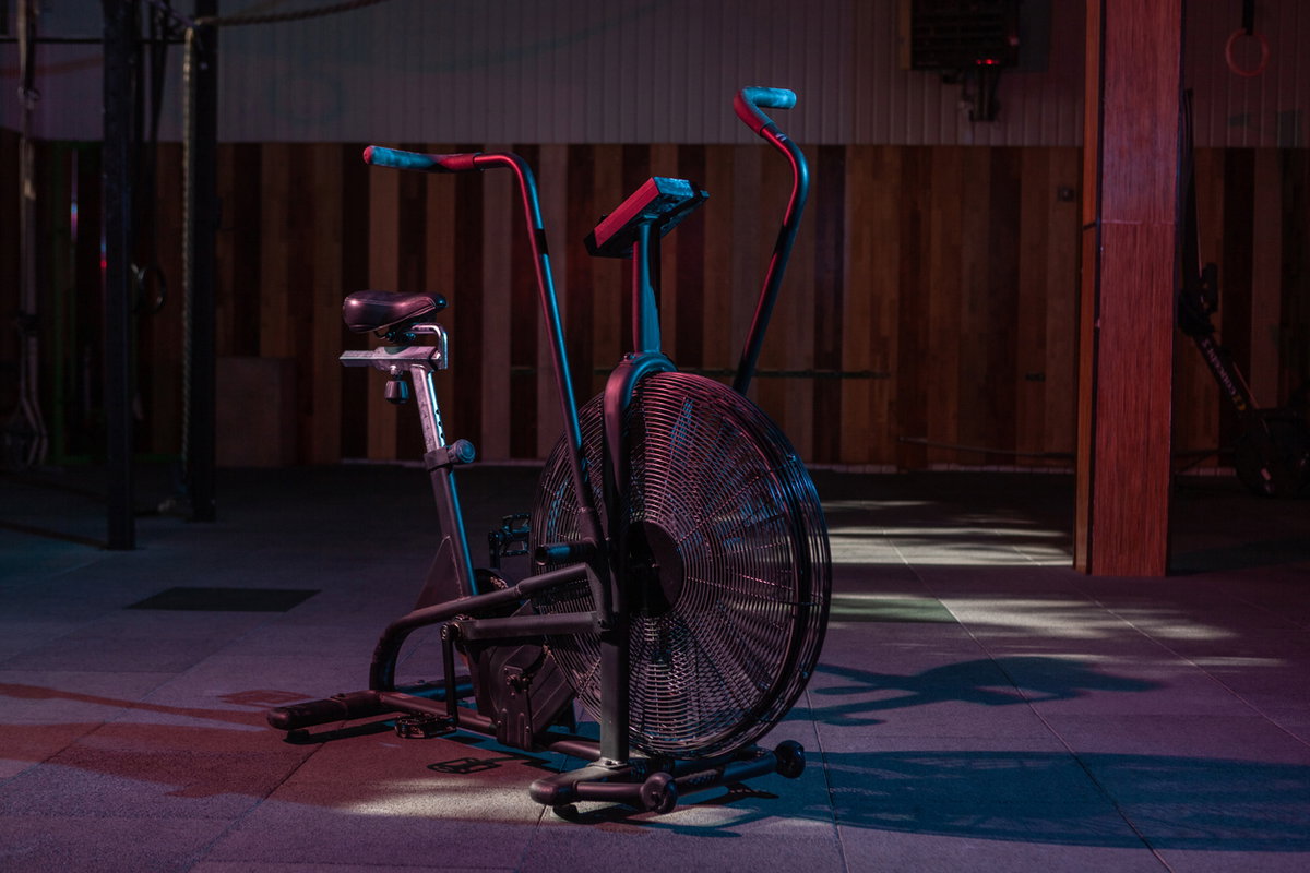 AirBike im Fitnessstudio