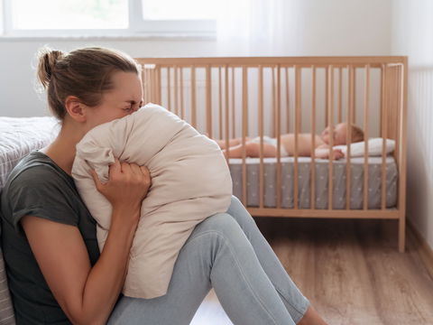 Postpartale Psychose erkennen und behandeln: Was jetzt wichtig ist