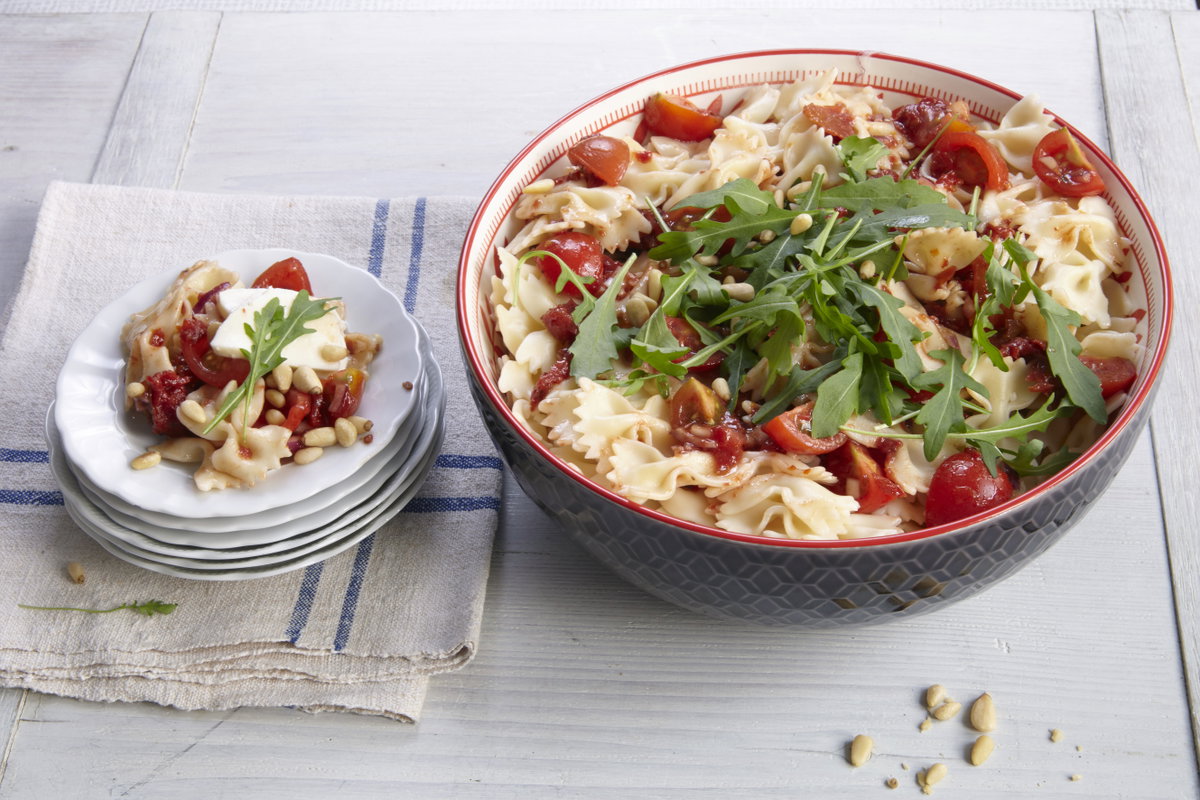 Nudelsalat in Schale