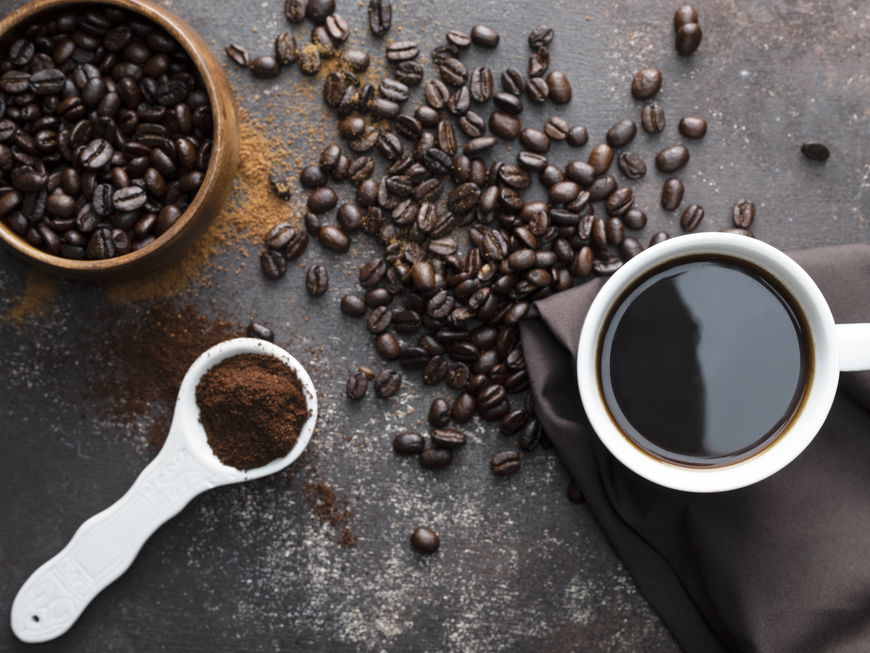 Kaffee und Kaffeepulver