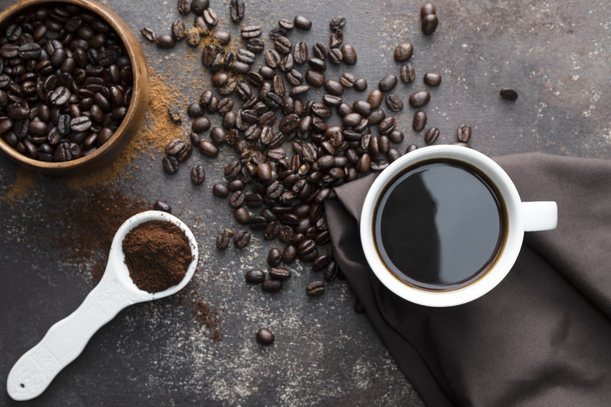 Kaffee und Kaffeepulver