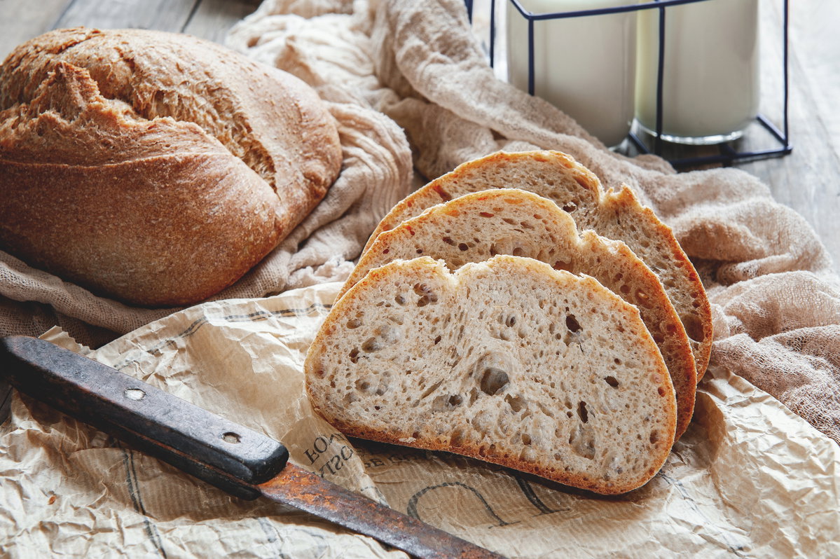 Aufgeschnittenes Sauerteigbrot
