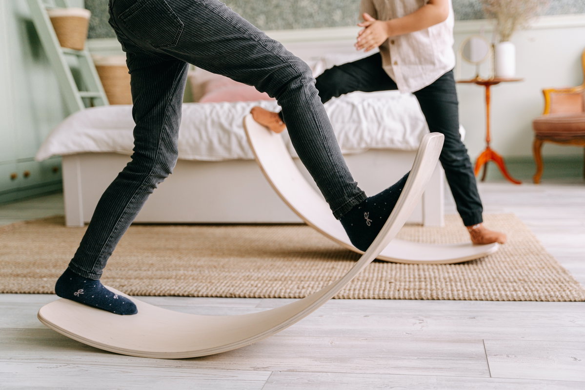 Kinder auf Balance Boards