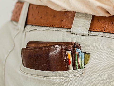 Sind Kartenzahlungen gesünder als Bargeld?
