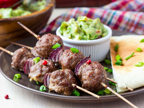 Rezept: Fleischbällchen gefüllt mit Avocado