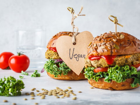 Studie: Vegetarier und Veganer haben geringeres Risiko für schwere COVID-19-Erkrankung