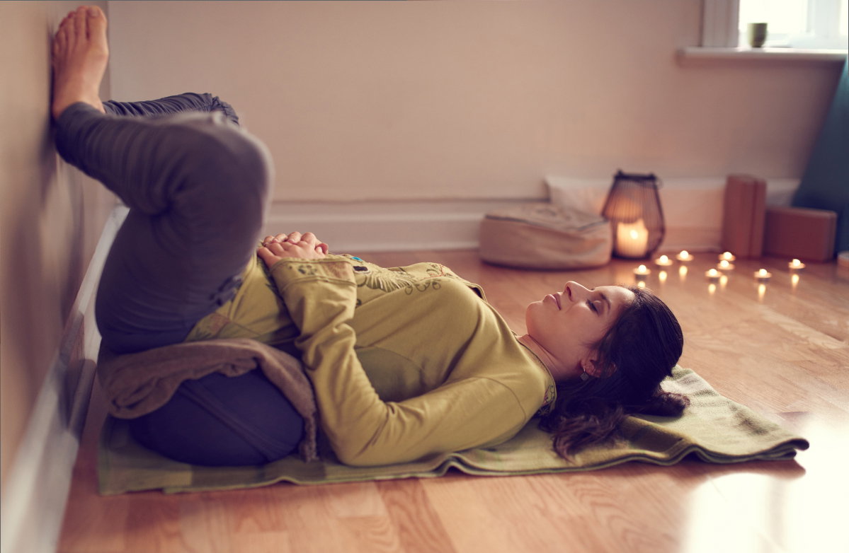 Yoga an der Wand