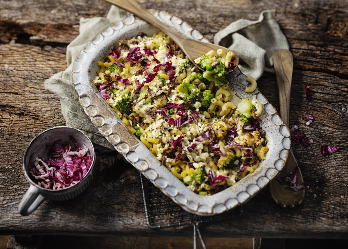 Bunter Nudelauflauf mit Brokkoli und Hüttenkäse