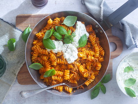 One-Pot-Pasta: Diese cremigen Hackfleisch-Nudeln lieben wir im Herbst
