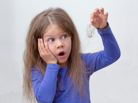 Haarausfall bei Kindern: Ursachen und was Sie tun können