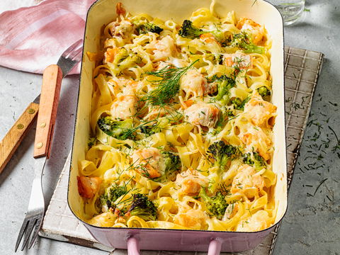Rezept: Nudelauflauf mit Lachs und Brokkoli