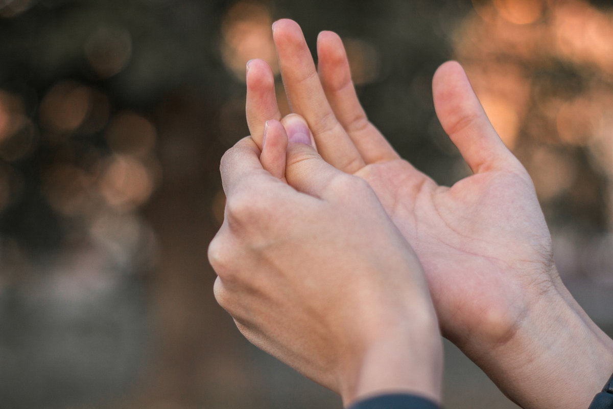 Hand massieren