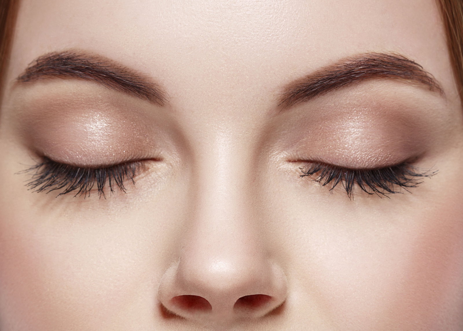 Wimpern fallen aus: 6 Ursachen und 3 Hausmittel