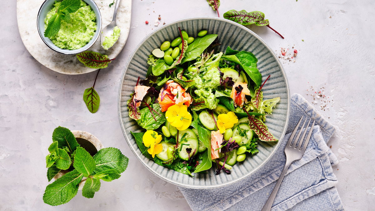 Rezept für bunte Bowl mit Lachs