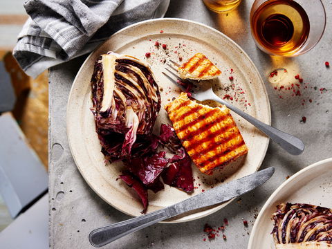 Achtung, Gaumenschmaus! Unser Rezept für gegrillten Tofu mit Radicchio