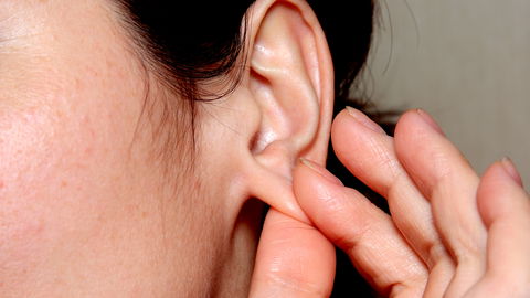 Knubbel im Ohrläppchen: Harmlos oder besorgniserregend?