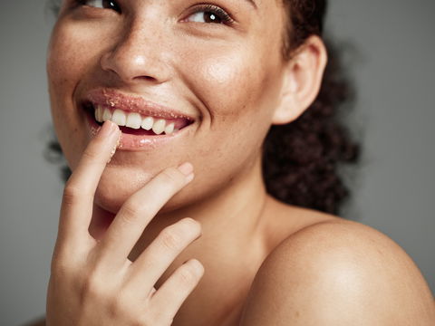 Lippenpeeling selber machen: 5 Rezeptideen für seidig-weiche Lippen