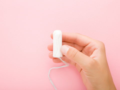 Kann ich mit einem Tampon schwimmen gehen?