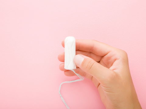 Kann ich mit einem Tampon schwimmen gehen?