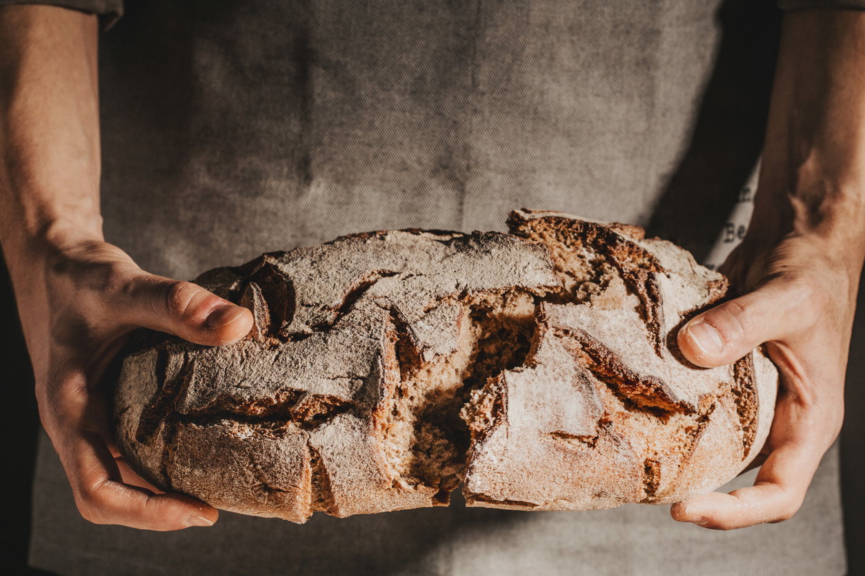 Brot knusprig backen: So klappt es garantiert