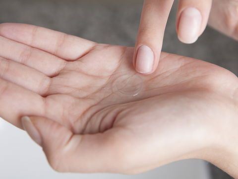 Faltige Hände: Die besten Anti-Aging-Tipps