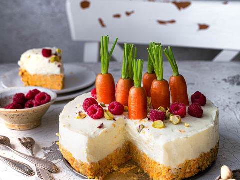 Oster-Traum ohne Backen: Warum dieser Himbeer-Möhren-Cheesecake 2026 alle begeistert