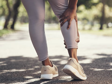 Muskelfaserriss: Symptome, Behandlung und wie lange Sie kein Sport machen sollten