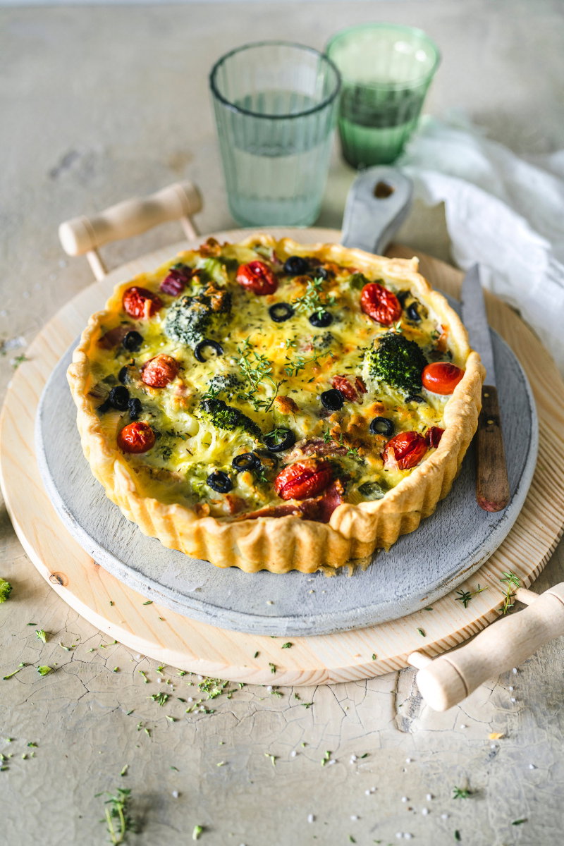Dieses herzhafte Brokkoli-Küchlein schmeckt warm und kalt
