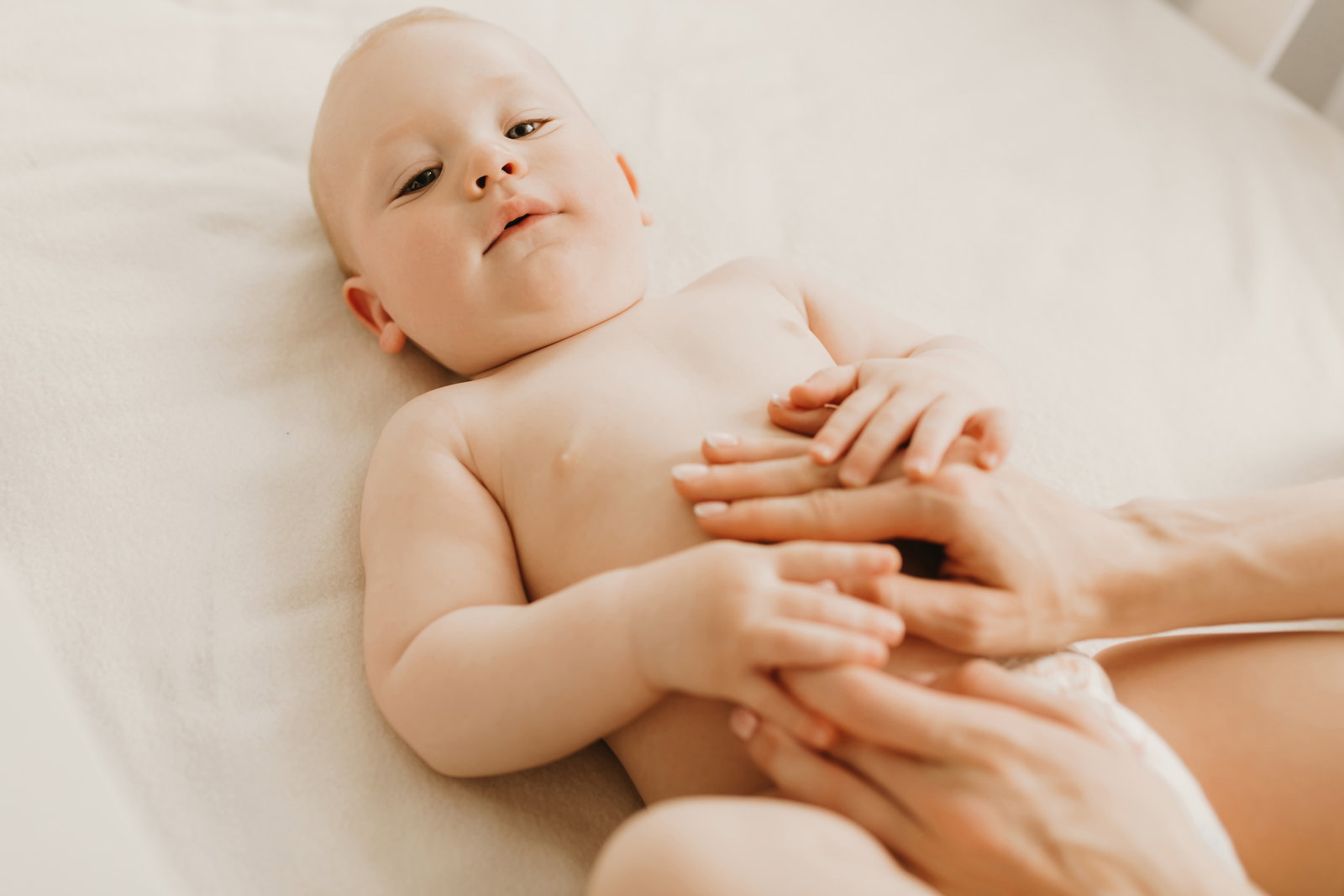 Bauchschmerzen bei Babys: Gründe und effektive Hausmittel