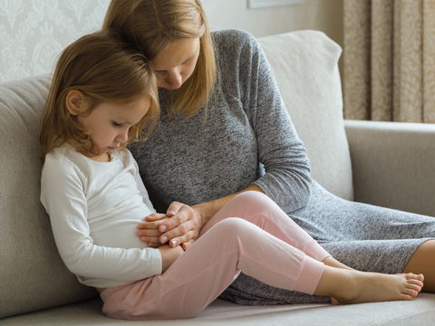 Bauchschmerzen bei Kindern: Ursachen und schnelle Abhilfe