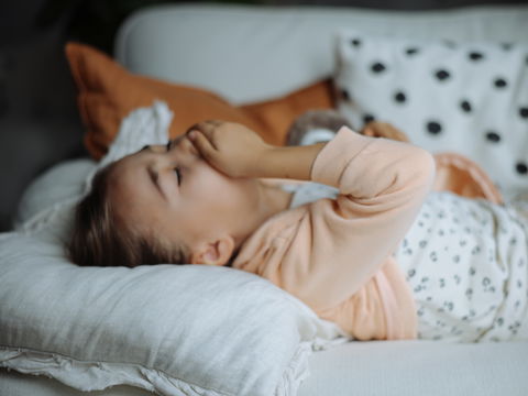Husten bei Kindern lindern: Diese Hausmittel sorgen für ruhige Nächte