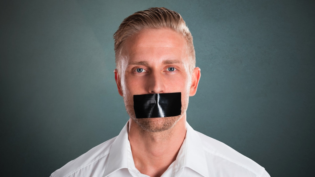 Mundpflaster: Sorgt Mund zukleben für besseren Schlaf?