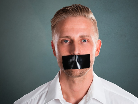 Mundpflaster: Sorgt Mund zukleben für besseren Schlaf?
