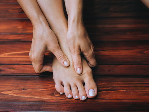 Kalte Füße im Sommer: Welche Ursachen gibt es?