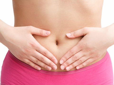 Cellulite am Bauch: Ursachen und Tipps, die entgegenwirken