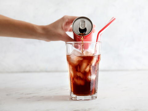 Cola gegen Übelkeit: Mythos oder Heilmittel?