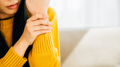 Rheumaschub: So lindern Sie die schlimmsten Schmerzen