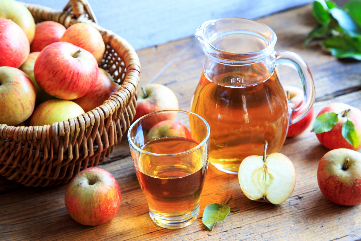 Apfelsaft im Öko-Test: Die besten naturtrüben Säfte gibt's beim Discounter