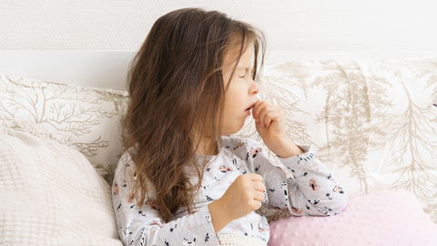 Atypische Lungenentzündung: Diese Symptome treten bei Kindern auf 