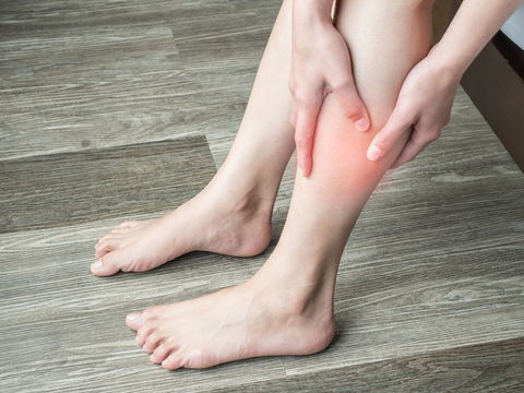Beinthrombose Behandlung: So wird das Blutgerinnsel im Bein behandelt